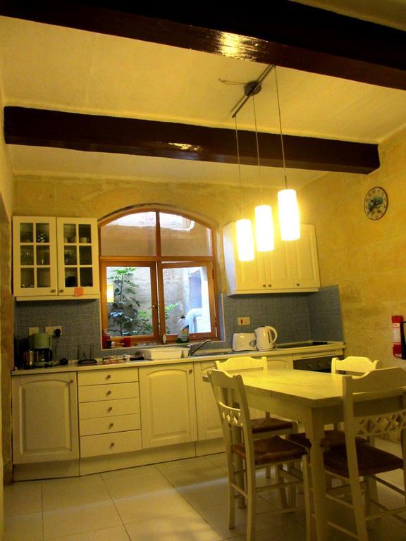 19Th Century Apartment Слима Екстериор снимка